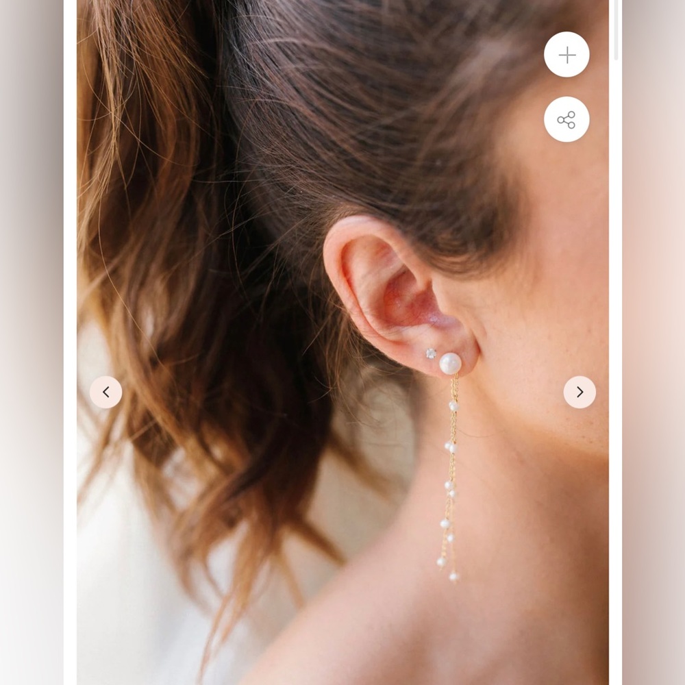 NEW- LARA DROP EARRINGS UNTAMED PETALS - GOLD